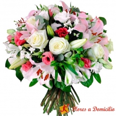 Ramo de Flores Grande con Gerberas Rosas LiIiums más Flores Mix en Tonos Blancos y Rosados