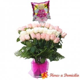 Florero Nacimiento con 24 Rosas MIx Blancas y Rosadas + Globo es una Niña