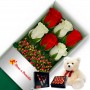 OFERTA CAJA DE 6 ROSAS ROJAS Y BLANCAS MAS PELUCHE Y CHOCOLATE GRAGEA